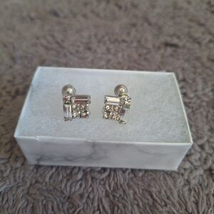 Duane Crystal Rhinestone‎ Srew Back Earings Silver Tone Costume Jewelry